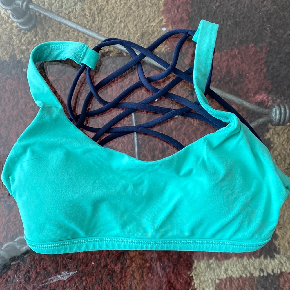 Lululemon size 2 sports bra